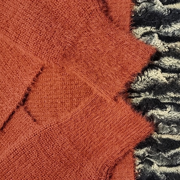 Sweater - Picture 3 of 3